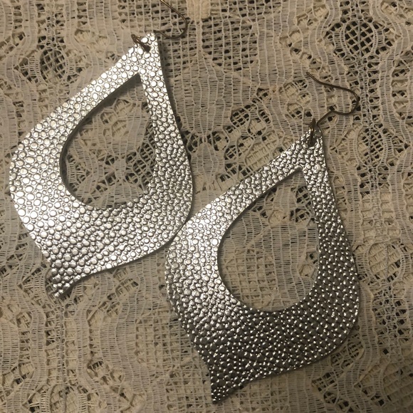 Plunder Design Nika Silver Leather Earrings - Picture 2 of 4